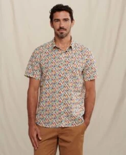 Fletch Short-Sleeve Shirt - Men's -Toad&Co Sales Store 1036006554 ToadandCo FletchShortSleeveShirt SharkPrint Mens Front