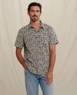 Fletch Short-Sleeve Shirt - Men's -Toad&Co Sales Store 1036006555 ToadandCo FletchShortSleeveShirt MidnightFishPrint Mens Front